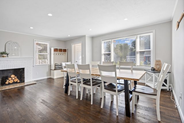 28 Brookdale Avenue, Milford, CT 06460