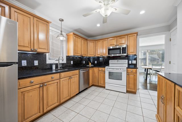 28 Brookdale Avenue, Milford, CT 06460