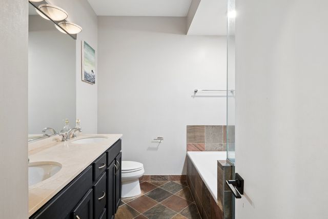 310 N Clinton Street L, Chicago, IL 60661