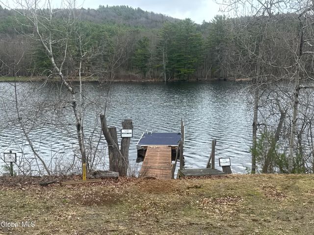 112 Gifford Valley Road, Northampton, NY 12134
