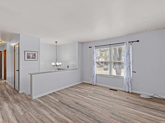 7366 Oakdale Drive, Newburgh, IN 47630