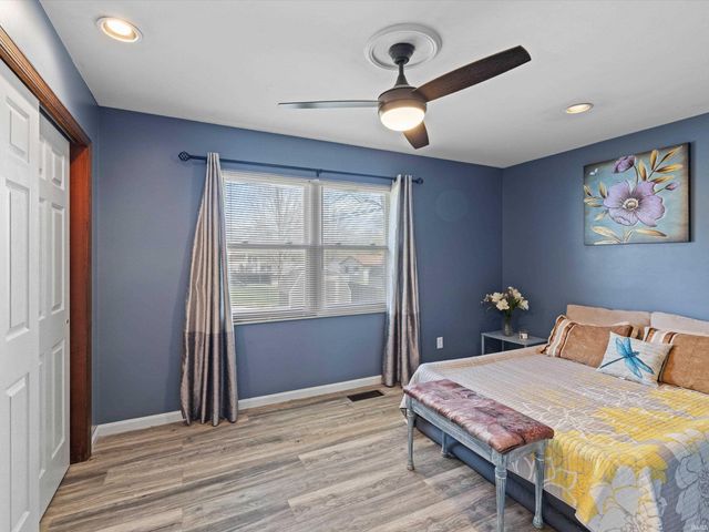 7366 Oakdale Drive, Newburgh, IN 47630