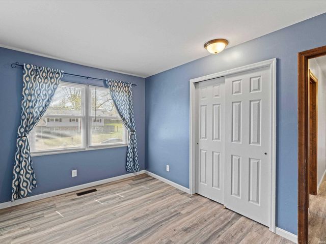 7366 Oakdale Drive, Newburgh, IN 47630