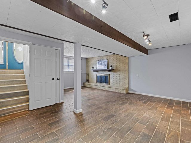 7366 Oakdale Drive, Newburgh, IN 47630