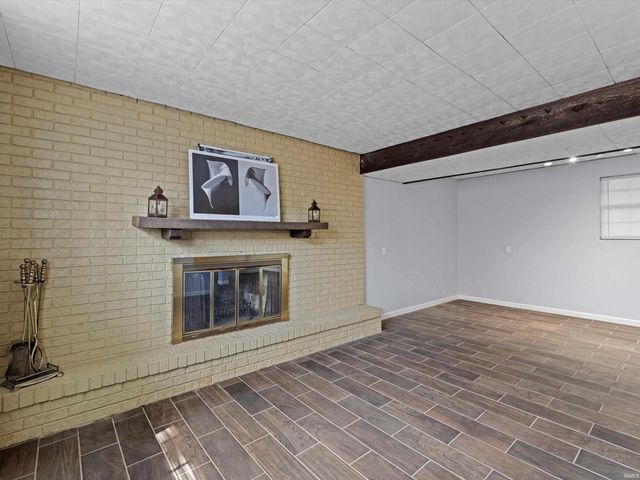 7366 Oakdale Drive, Newburgh, IN 47630