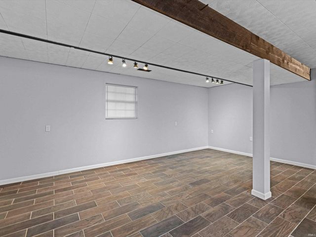 7366 Oakdale Drive, Newburgh, IN 47630