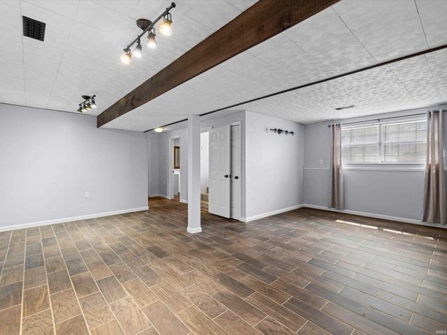 7366 Oakdale Drive, Newburgh, IN 47630