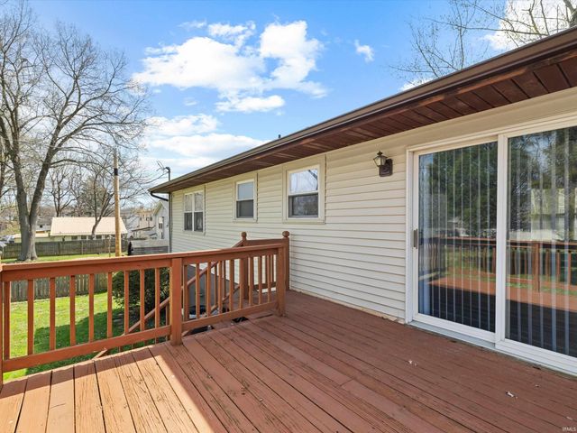 7366 Oakdale Drive, Newburgh, IN 47630