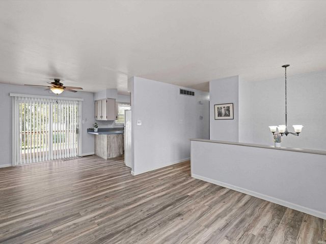 7366 Oakdale Drive, Newburgh, IN 47630