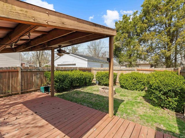 7366 Oakdale Drive, Newburgh, IN 47630