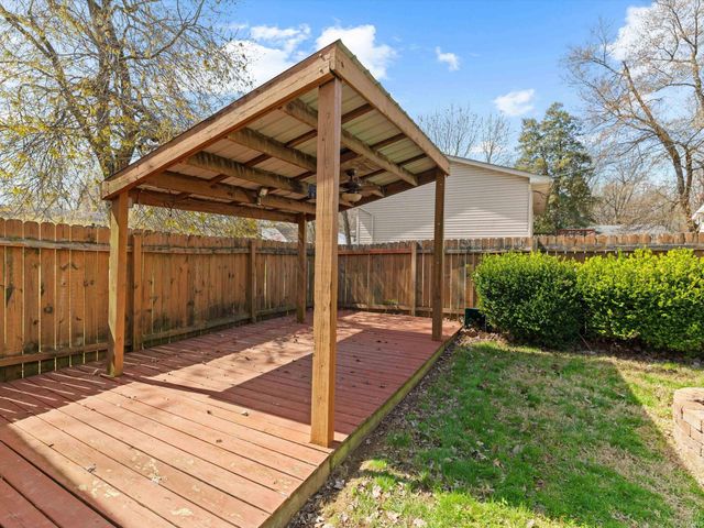 7366 Oakdale Drive, Newburgh, IN 47630