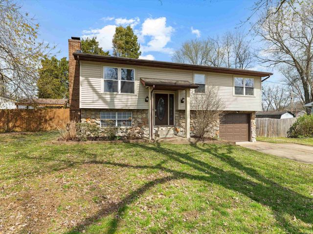 7366 Oakdale Drive, Newburgh, IN 47630