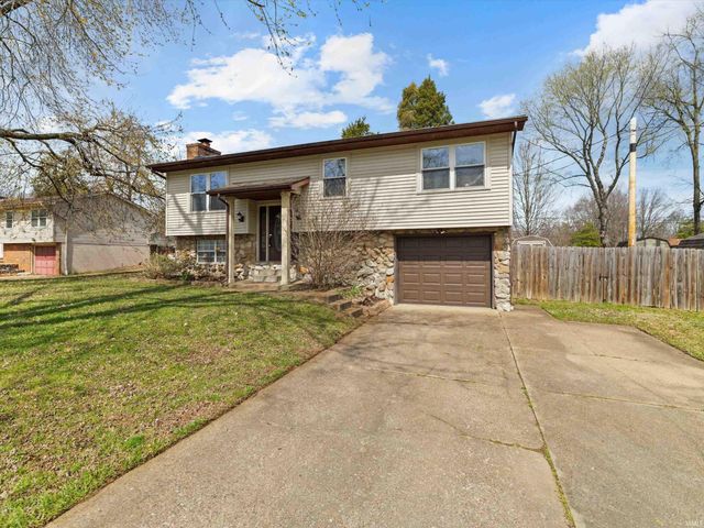 7366 Oakdale Drive, Newburgh, IN 47630