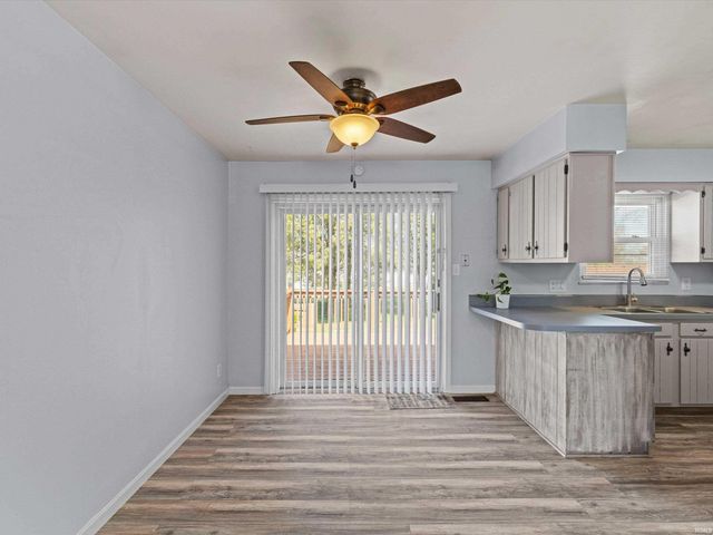 7366 Oakdale Drive, Newburgh, IN 47630