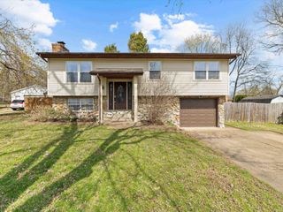 7366 Oakdale Drive, Newburgh, IN 47630