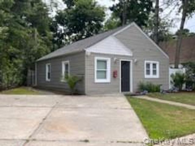 44 Commander Avenue, Hempstead, NY 11550