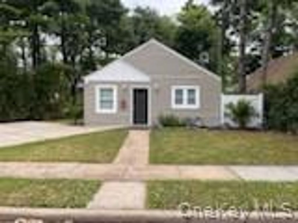 44 Commander Avenue, Hempstead, NY 11550