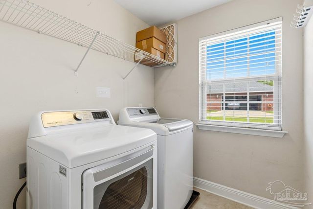 5468 Madelines Way, Pace, FL 32571