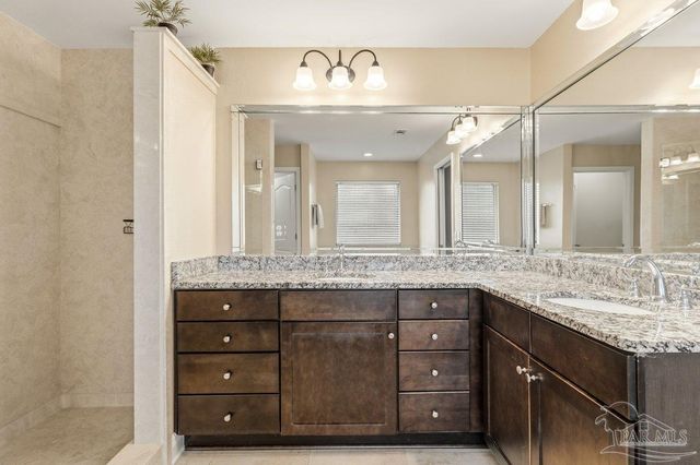 5468 Madelines Way, Pace, FL 32571