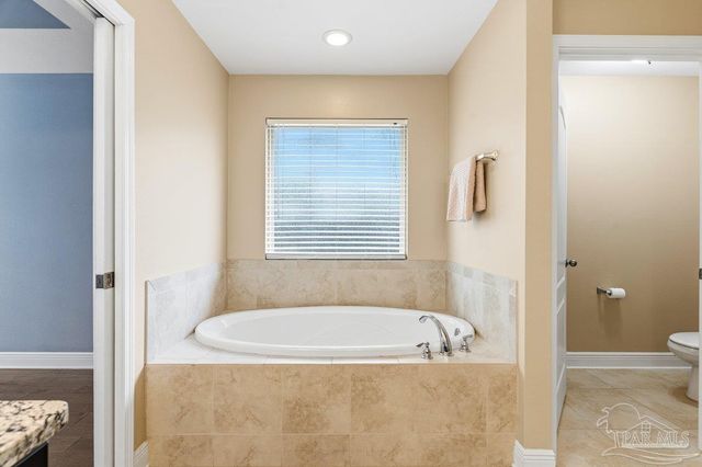 5468 Madelines Way, Pace, FL 32571