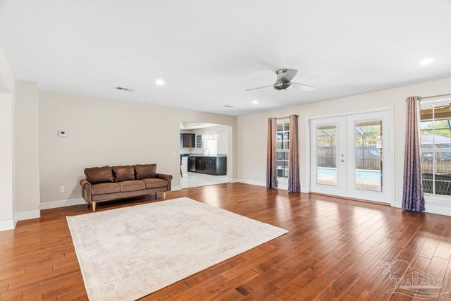 5468 Madelines Way, Pace, FL 32571