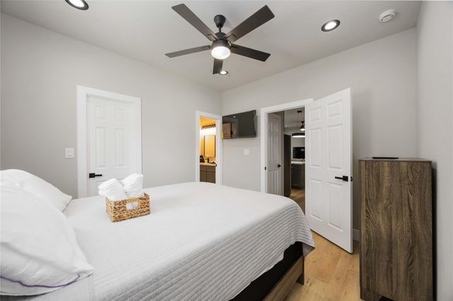 2409 Dolly Wright Street B, Houston, TX 77088