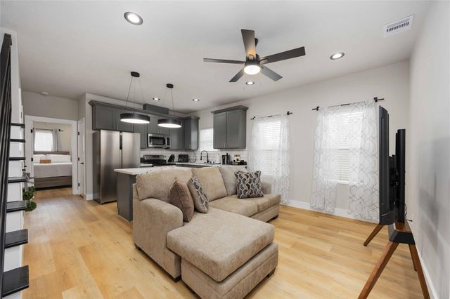 2409 Dolly Wright Street B, Houston, TX 77088