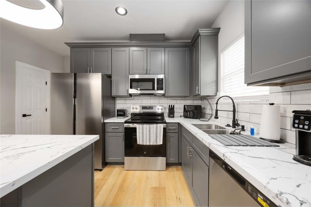 2409 Dolly Wright Street B, Houston, TX 77088