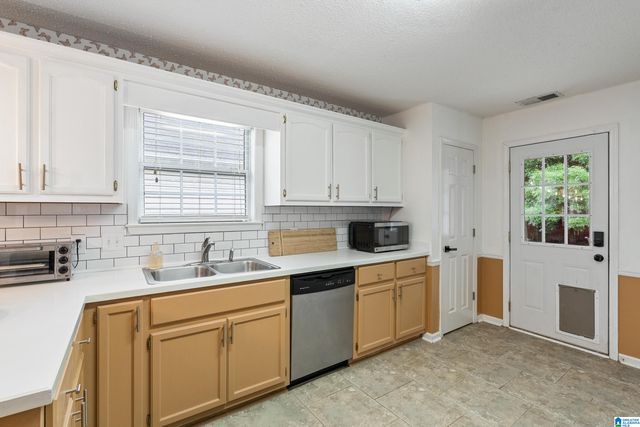 7922 WYNWOOD LANE, Helena, AL 35080