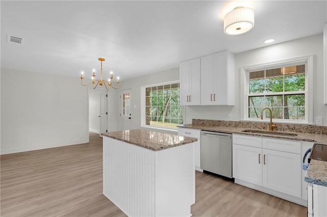 868 Nassau Drive, Mobile, AL 36608