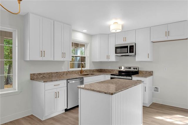 868 Nassau Drive, Mobile, AL 36608