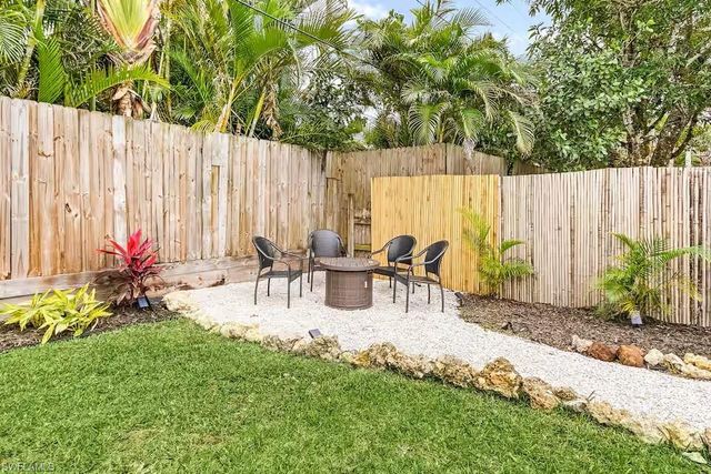 1303 Delmar LN, Naples, FL 34104