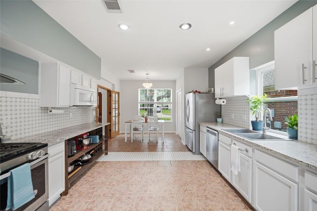 9611 Winter Run Drive, Houston, TX 77064