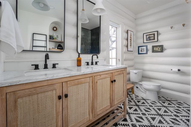 4714 Chickasaw Trail, Sulphur, OK 73086