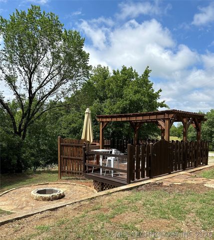 4714 Chickasaw Trail, Sulphur, OK 73086