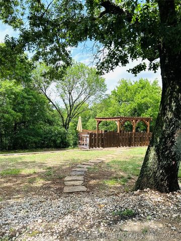 4714 Chickasaw Trail, Sulphur, OK 73086