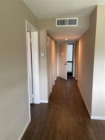 8205 NW 61st Street B-208, Tamarac, FL 33321