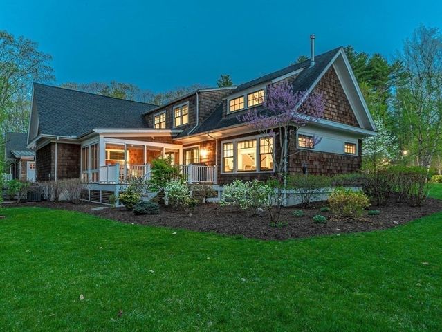 37 Cottage Cir, Dedham, MA 02026