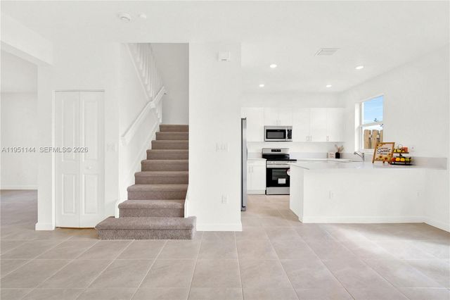 16274 SW 292nd St, Homestead, FL 33033