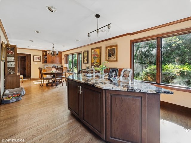 724 S Plum Grove Road, Palatine, IL 60067