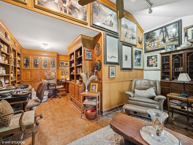 724 S Plum Grove Road, Palatine, IL 60067