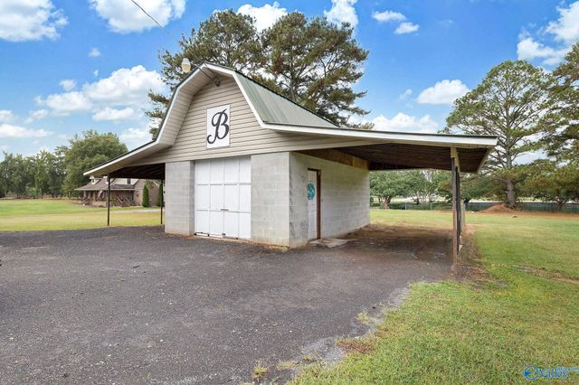 305 Alexander Drive, Boaz, AL 35956