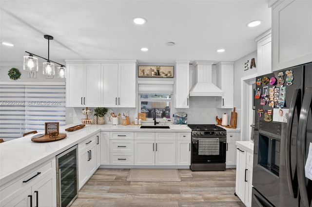 9220 Marine Dr, Cutler Bay, FL 33189