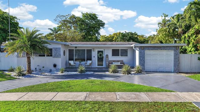 9220 Marine Dr, Cutler Bay, FL 33189