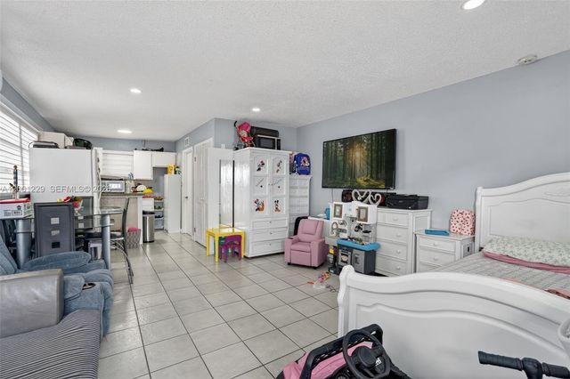 9220 Marine Dr, Cutler Bay, FL 33189