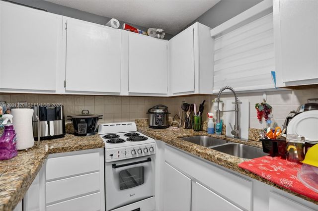 9220 Marine Dr, Cutler Bay, FL 33189