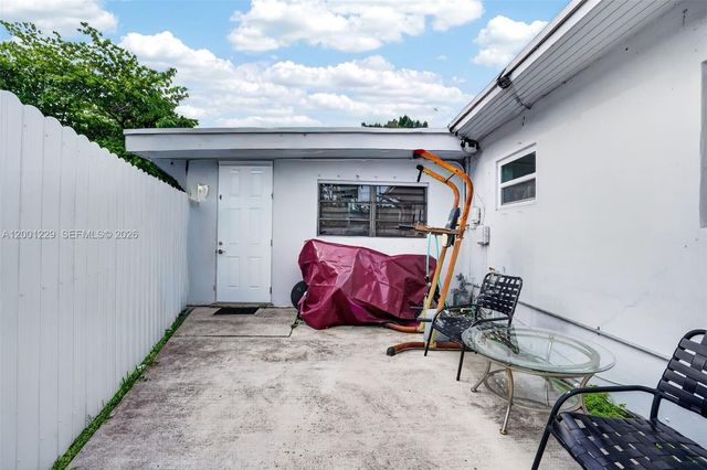 9220 Marine Dr, Cutler Bay, FL 33189