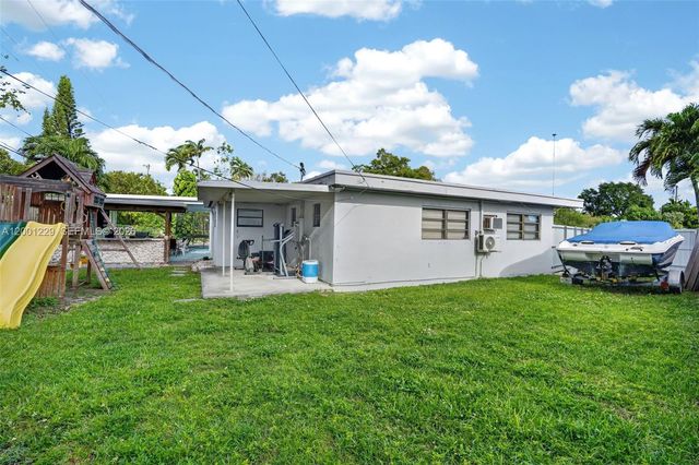 9220 Marine Dr, Cutler Bay, FL 33189