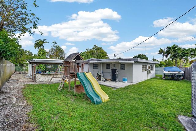 9220 Marine Dr, Cutler Bay, FL 33189