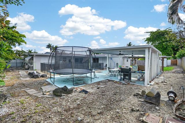 9220 Marine Dr, Cutler Bay, FL 33189